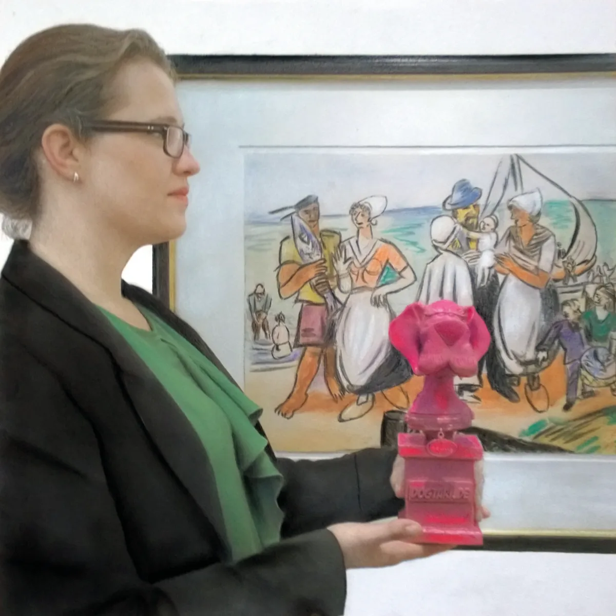 Pastell: Frau mit pinkfarbener Büste der Dogge Scully vor einem Gemälde der Sammlung